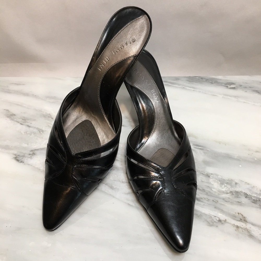 Gianni Bini Black Pointed Toe Leather Mules